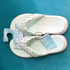 Vera Bradley Cloud Flip Flops size 9 Lagoon Fish Light Blue